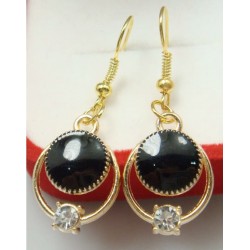 Pendientes redondos de mujer con piedra de color azabache