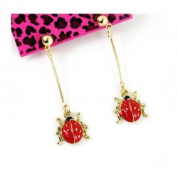 Pendientes de acero chapado en oro diseño mariquitas de la marca Betsey Johnson