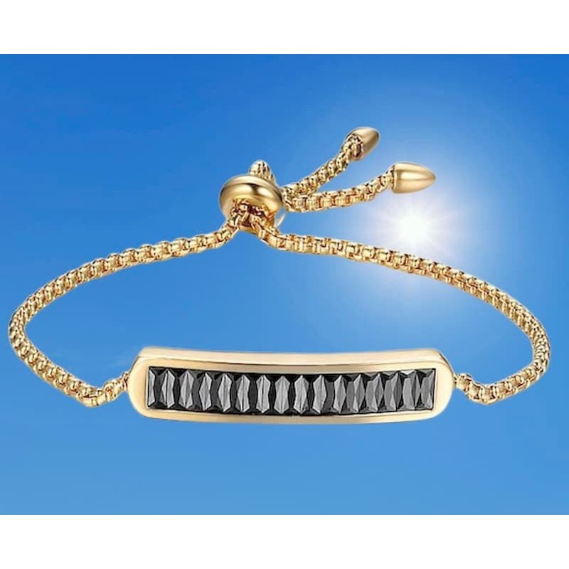 Pulsera ajustable de acero inoxidable para mujer con baño de oro de 18 quilates y diseño minimalista.