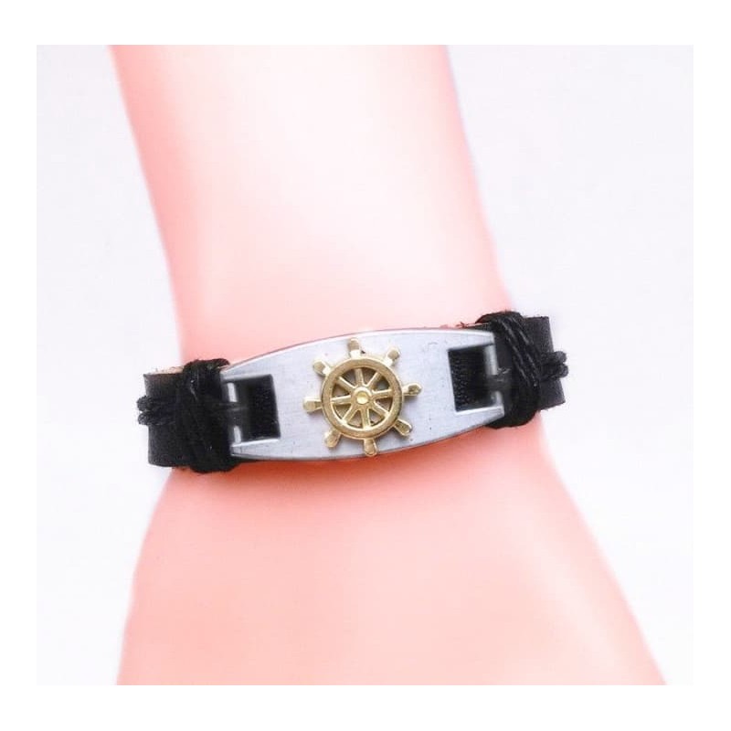 Pulsera de cuero vacuno trenzado con placa central de acero inoxidable y motivos de inspiración náutica.