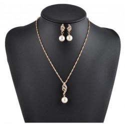 Conjunto de collar y...