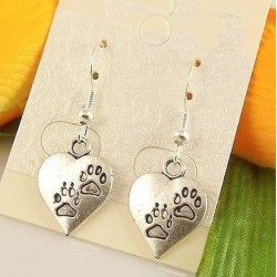 Pendientes con huellas de...