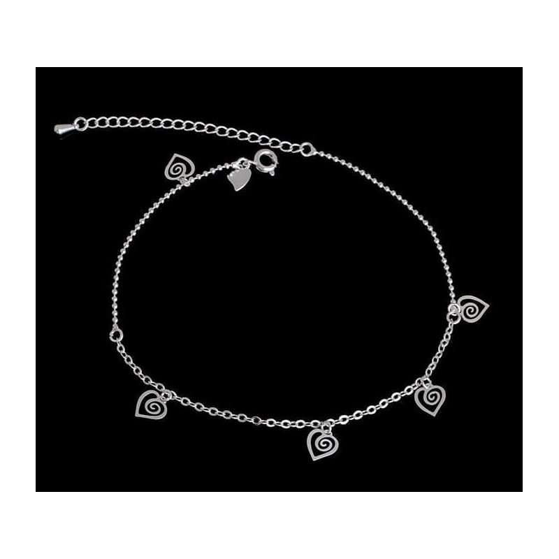 Pulsera de cadena fina con chapado en plata de ley 925 y motivos de pequeños corazones entrelazados.