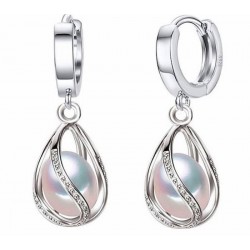 Conjunto de collar y pendientes acabados en plata con perlas blancass