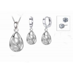 Conjunto de collar y pendientes acabados en plata con perlas blancas