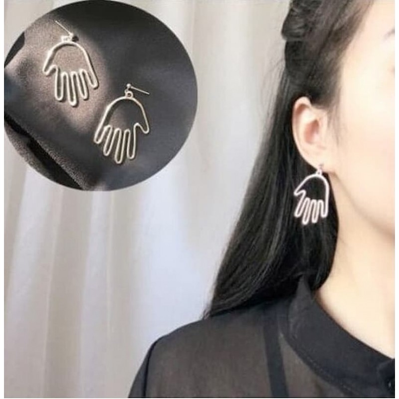 Pendientes de acero en dorado con Mano de Fátima