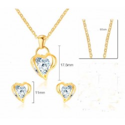 Conjunto de collar y pendientes fabricados en acero acabado en oro