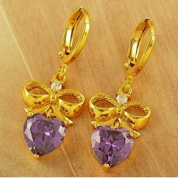 Pendientes chapados oro 18k con piedras cristal de color púrpura en forma de corazón