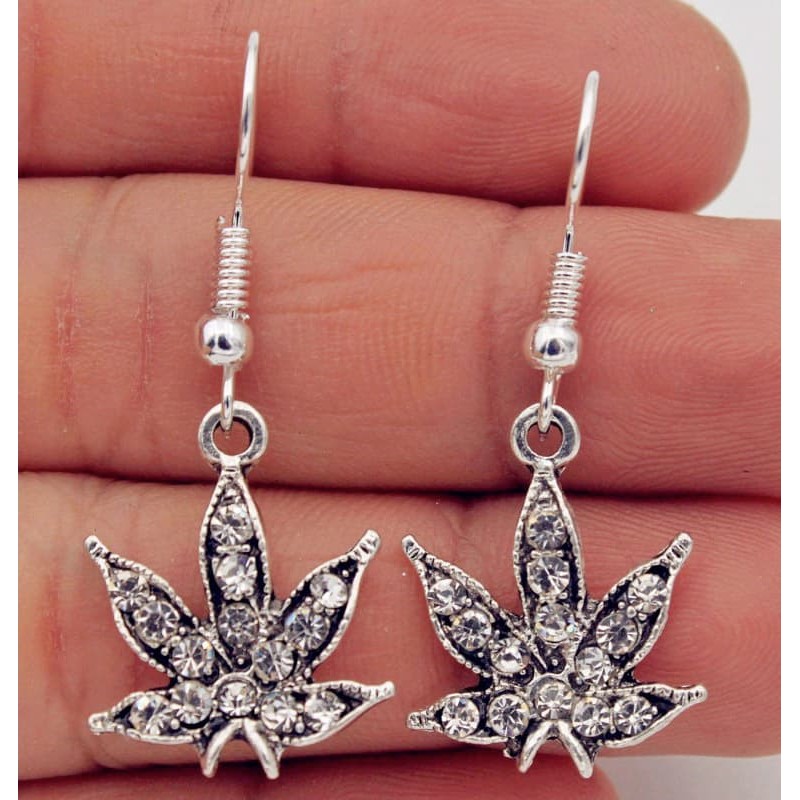 Pendientes CHAPADOS EN PLATA CON hojas de cáñamo CON CRISTALES BLANCOS