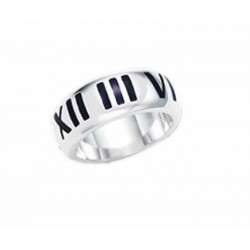 Anillo de acero inoxidable acabado en plata con diseño de números romanos