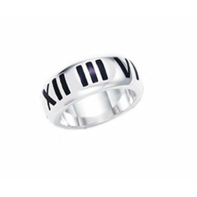 Anillo de acero inoxidable acabado en plata con diseño de números romanos