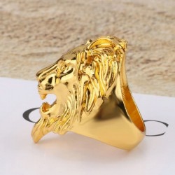 Anillo para hombres con chapado oro y diseño punk cabeza de león