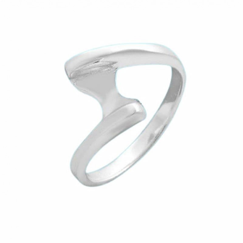 Alianza de mujer fabricada en plata de ley 925 con forma ola de mar