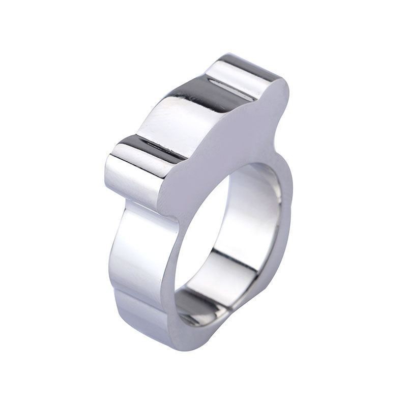 Anillo de acero inoxidable grande para mujer diseñado con forma de oso