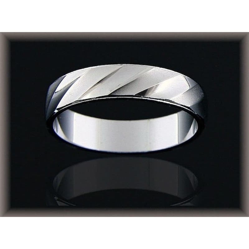 Pareja de alianzas de promesa de diseño clásico y minimalista fabricadas en plata de ley 925 sólida.