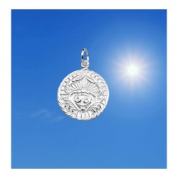 Colgante redondo de plata de ley 925 con grabado del Sol de los Incas en relieve, estilo medalla artesanal.
