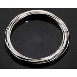 Pulsera de acero inoxidable para mujer con diseño central de siete círculos entrelazados que simbolizan la unión eterna.