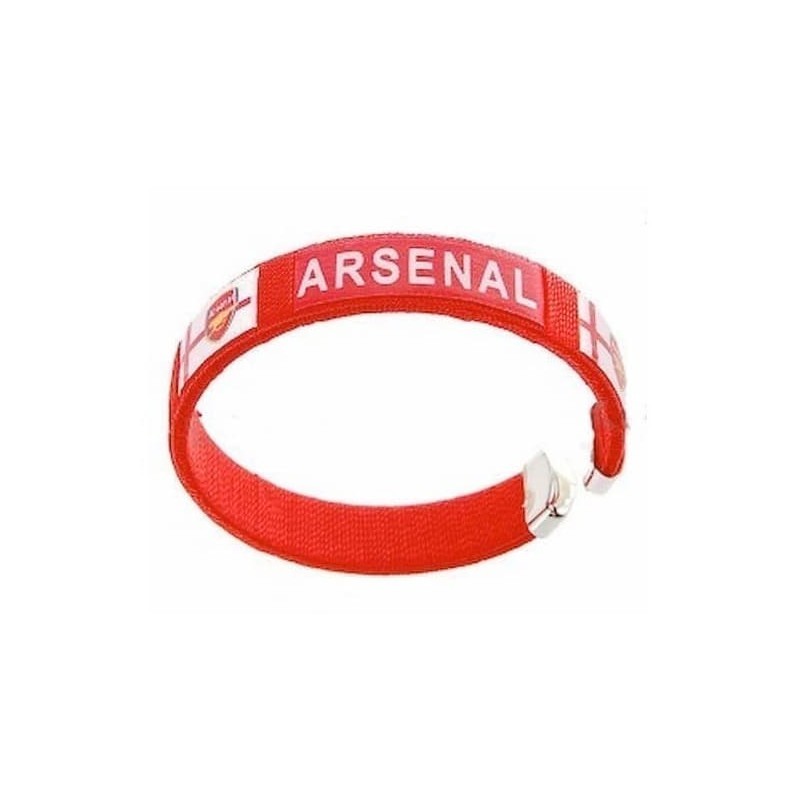 Brazalete deportivo de tela resistente con los colores representativos de club de fútbol y cierre ajustable.