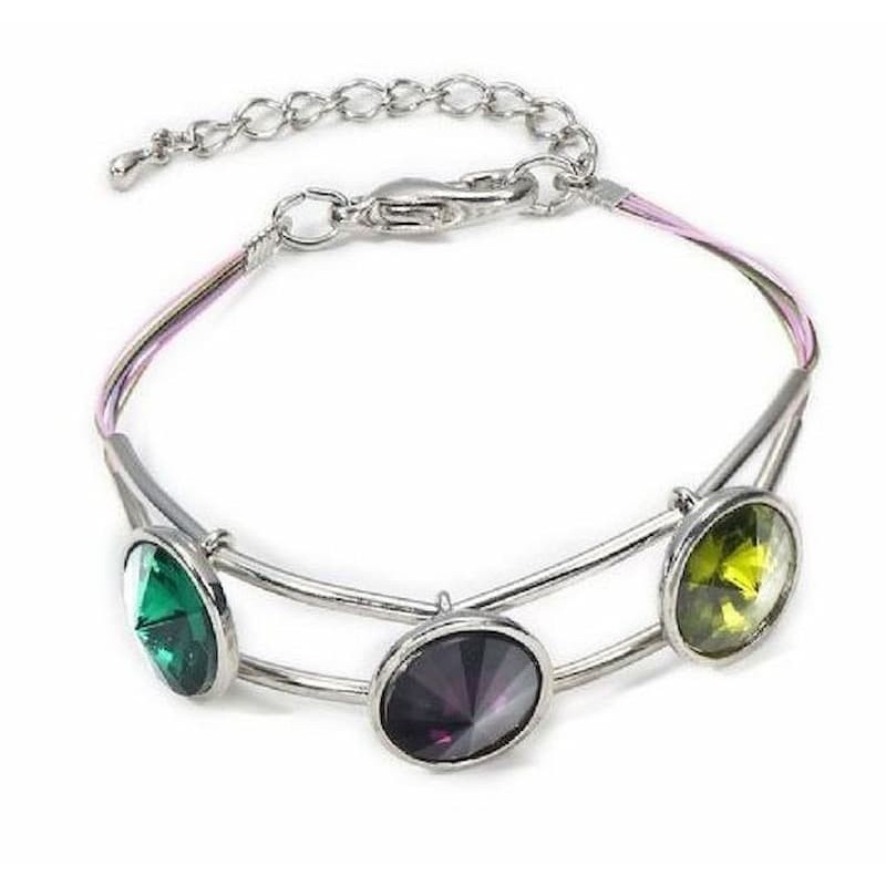 Pulsera rígida de alambre fino chapada en plata con detalles de cristales facetados en varios colores.