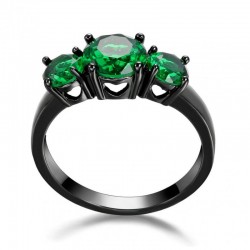 Anillo de diseño clásico con tres piedras de cristal color verde esmeralda engastadas en línea, talla 15.