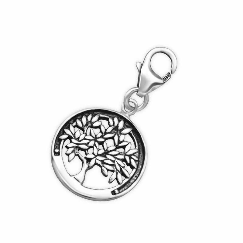Colgante circular de plata de ley 925 con diseño calado del Árbol de la Vida, símbolo de familia y crecimiento.