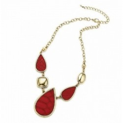 Collar de acero en tono bronce con inserciones de material símil piel de serpiente en color rojo intenso.