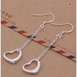 Pendientes largos de acero inoxidable para mujer con cadena fina y colgante en forma de corazón pulido.