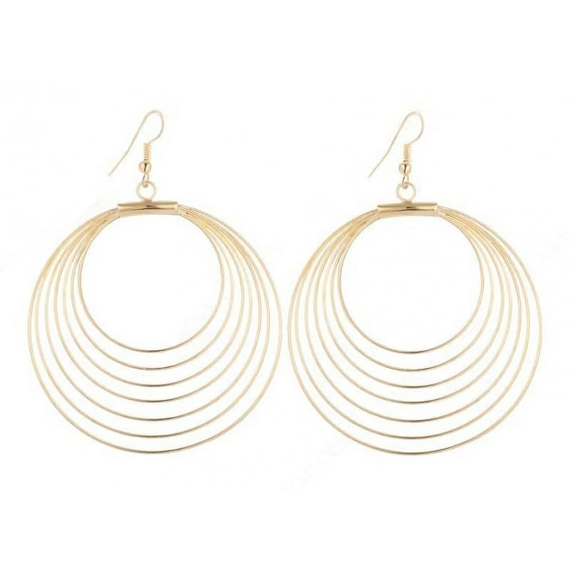 Pendientes largos para mujer compuestos por siete círculos dorados de diferentes tamaños entrelazados en cascada.