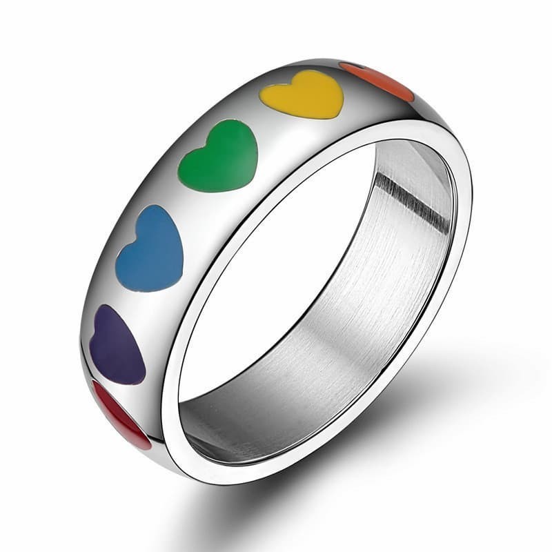 Anillo tipo alianza de acero inoxidable de 6 mm con los colores de la bandera LGBT en esmalte vibrante.