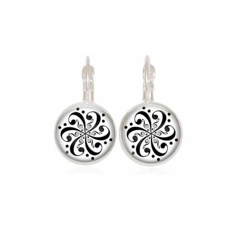 Pendientes de mujer en color blanco y negro