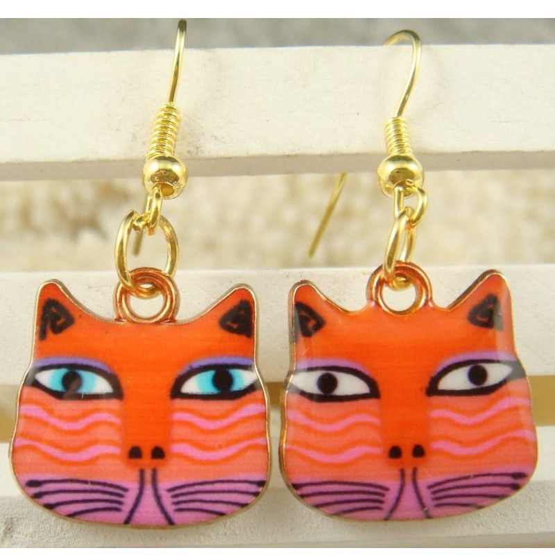 Pendientes con diseño de gato rojo