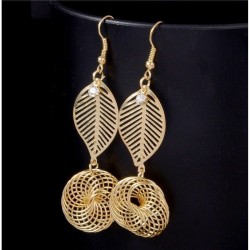 Pendientes largos dorados para mujer