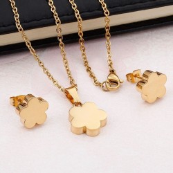Conjunto de collar y pendientes de trébol acabado en oro 18k