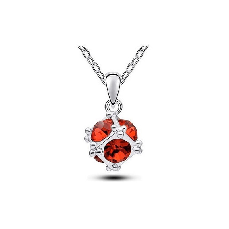 Collar bañado en plata con colgante cubo y piedra roja