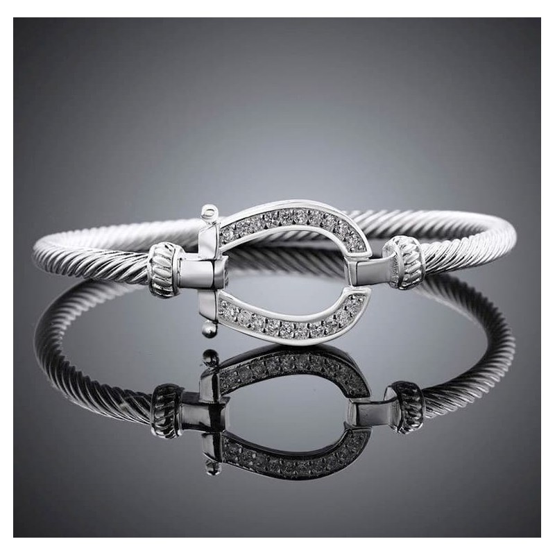 Pulsera de mujer con diseño de herradura bañada en plata