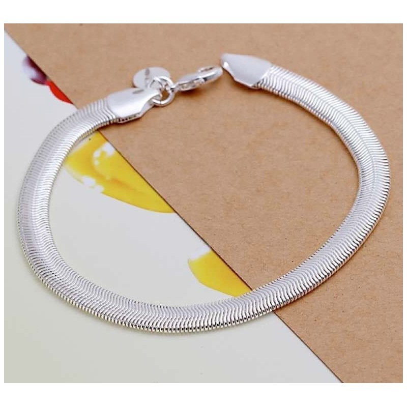 Pulsera plana con diseño de hueso de serpiente bañada en plata 925