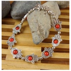 Pulsera con cuentas de cristal rojo y dije de la Mano de Fátima con acabado plata tibetana