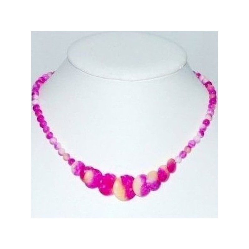Collar artesanal para mujer fabricado con piedras naturales de jade en dos tonalidades contrastadas.