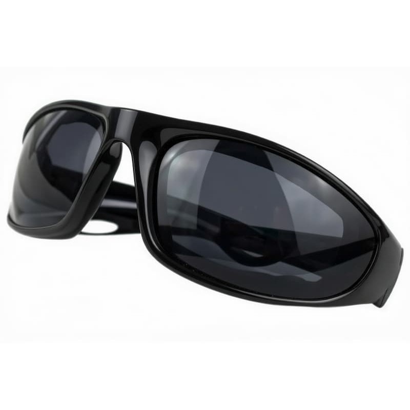Gafas de sol negras para motorista con protección acolchada interior y montura técnica resistente.