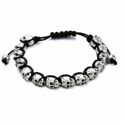 Pulsera de hilo negro ajustable con detalles de calaveras en acero inoxidable plateado, estilo moderno y sin género.