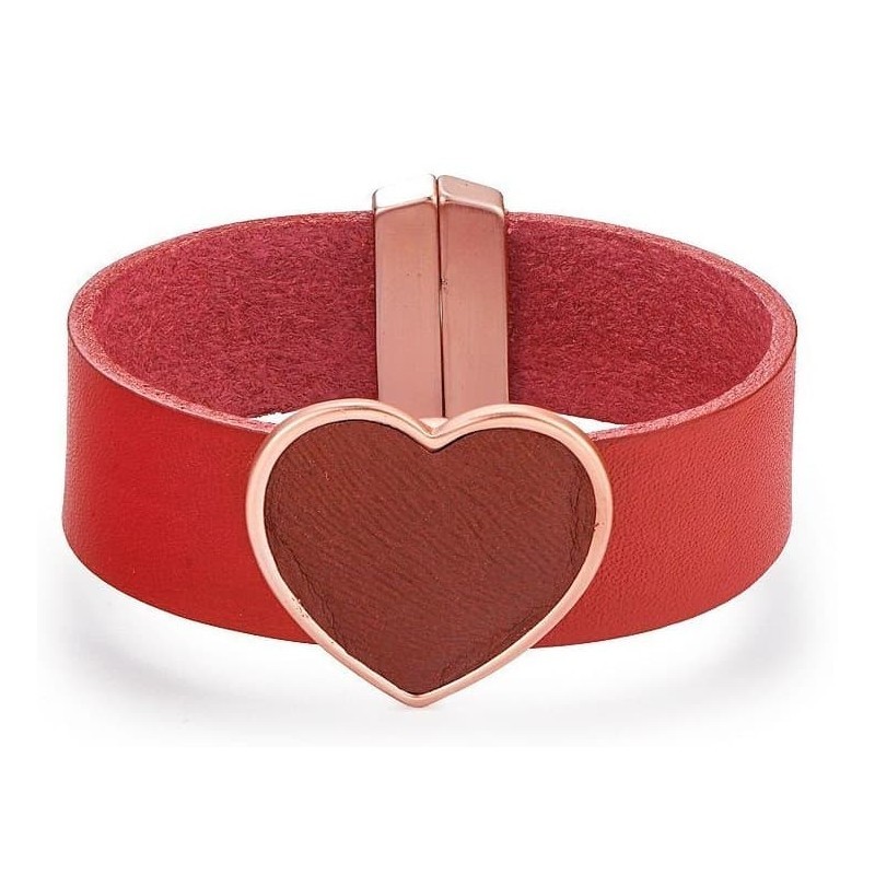 Brazalete de piel color rojo intenso con dije de corazón y cierre de seguridad para mujer.