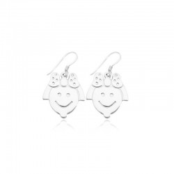 Pequeños pendientes de plata de primera ley con forma de corazón para niña.