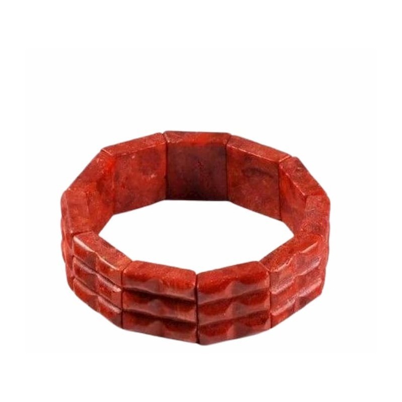 Pulsera de cuentas de coral rojo con acabado pulido y cierre ajustable.