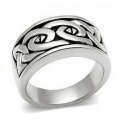 Anillo de acero inoxidable para mujer con diseño de nudo celta entrelazado y acabado pulido.