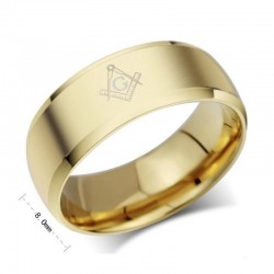 Anillo de sello para hombre en acero inoxidable dorado con el símbolo masónico de la escuadra y el compás en relieve.