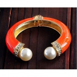 Brazalete de metal...