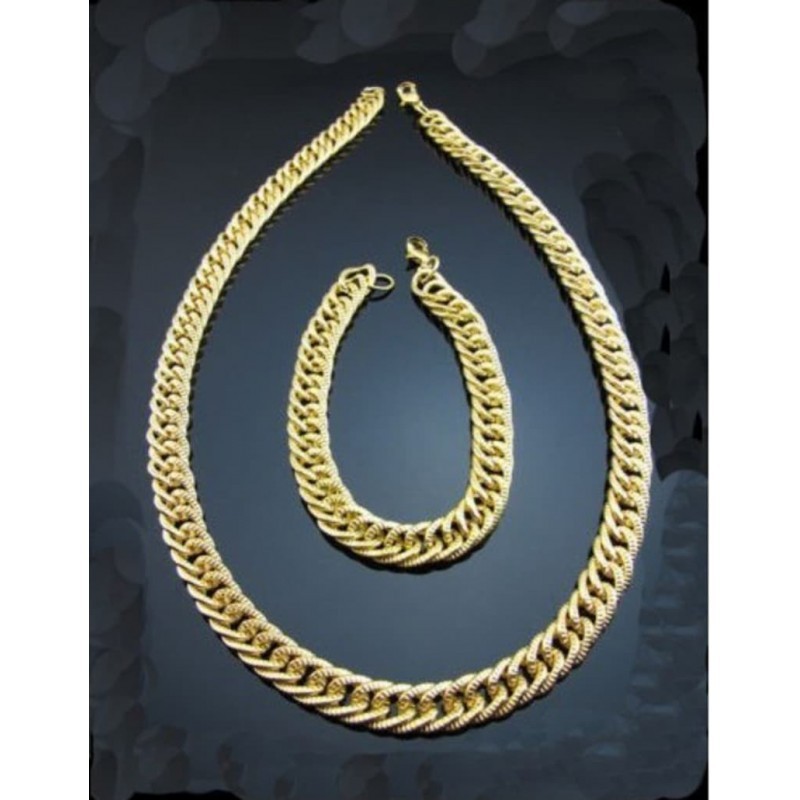 Set de joyería coordinado para mujer compuesto por collar y pulsera de eslabones clásicos con chapado en oro de 9 quilates.
