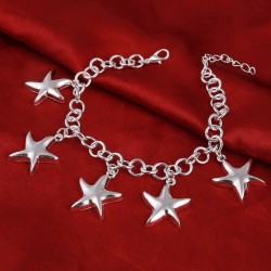 Pulsera de acero inoxidable con chapado en plata de ley 925 y motivos centrales de estrellas de mar con acabado pulido espejo.