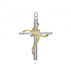 Colgante en forma de cruz fabricado en acero con acabado combinado en baño de plata y detalles en oro.