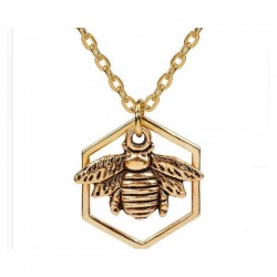 Collar de acero inoxidable para mujer con colgante detallado en forma de abeja reina con acabado pulido.